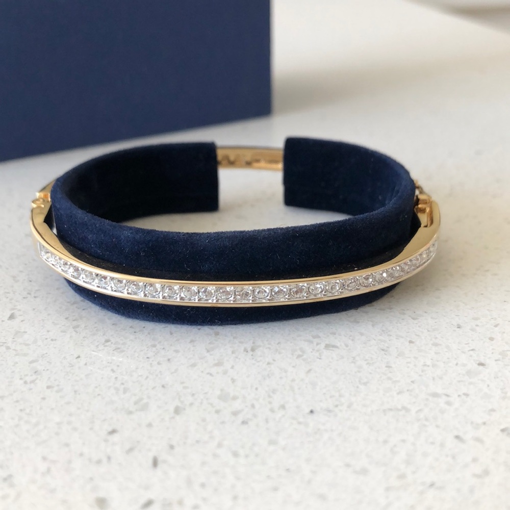 Gold bracelet with Swarovski crystals